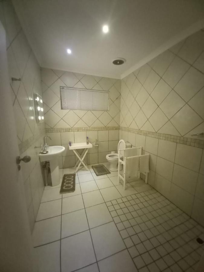 Michael-Angelo Guest House Potchefstroom Exterior photo